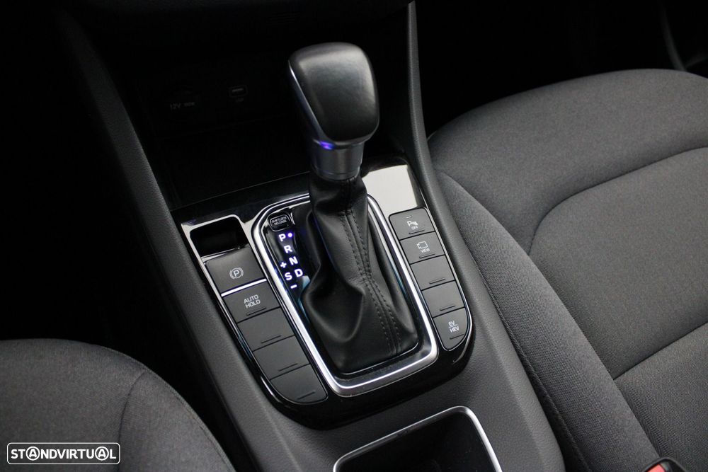 Hyundai Ioniq 1.6 GDI PHEV Tech - 24