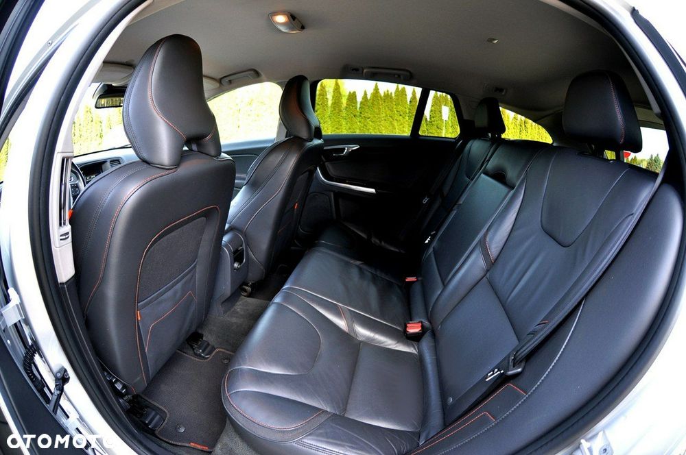 Volvo V60 D2 Ocean Race - 10