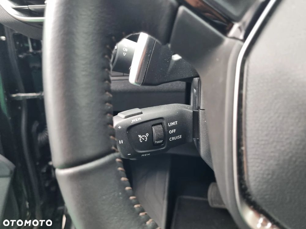 Peugeot 3008 1.2 PureTech Allure S&S EAT6 - 25