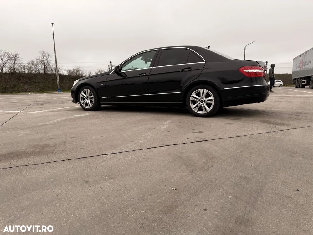 Mercedes-Benz E - 12