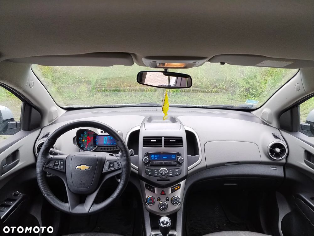 Chevrolet Aveo 1.2 LT+ - 10