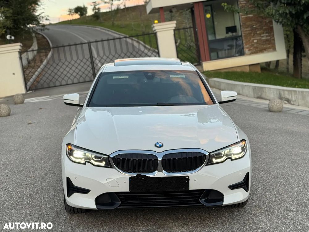 BMW Seria 3 330i xDrive AT - 3