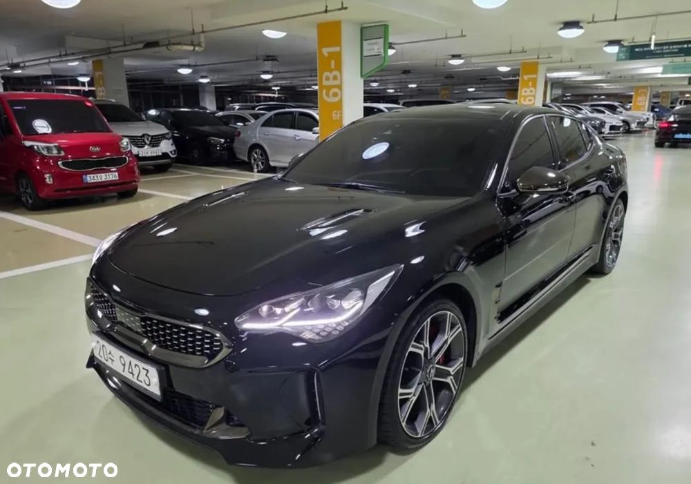 Kia Stinger - 2