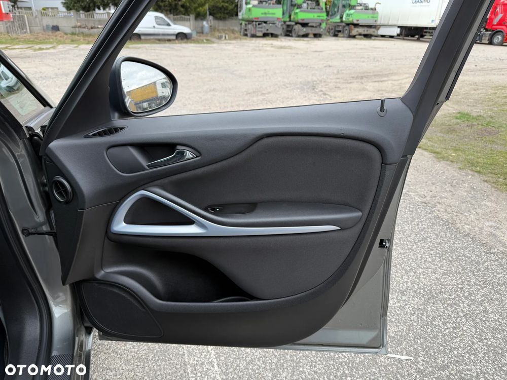 Opel Zafira 1.4 T Cosmo EcoFLEX S&S EU6 - 25
