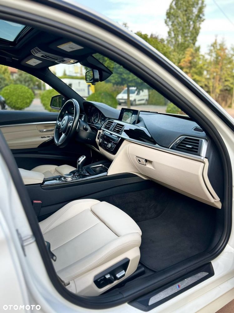 BMW Seria 3 340i xDrive M Sport Shadow sport - 13