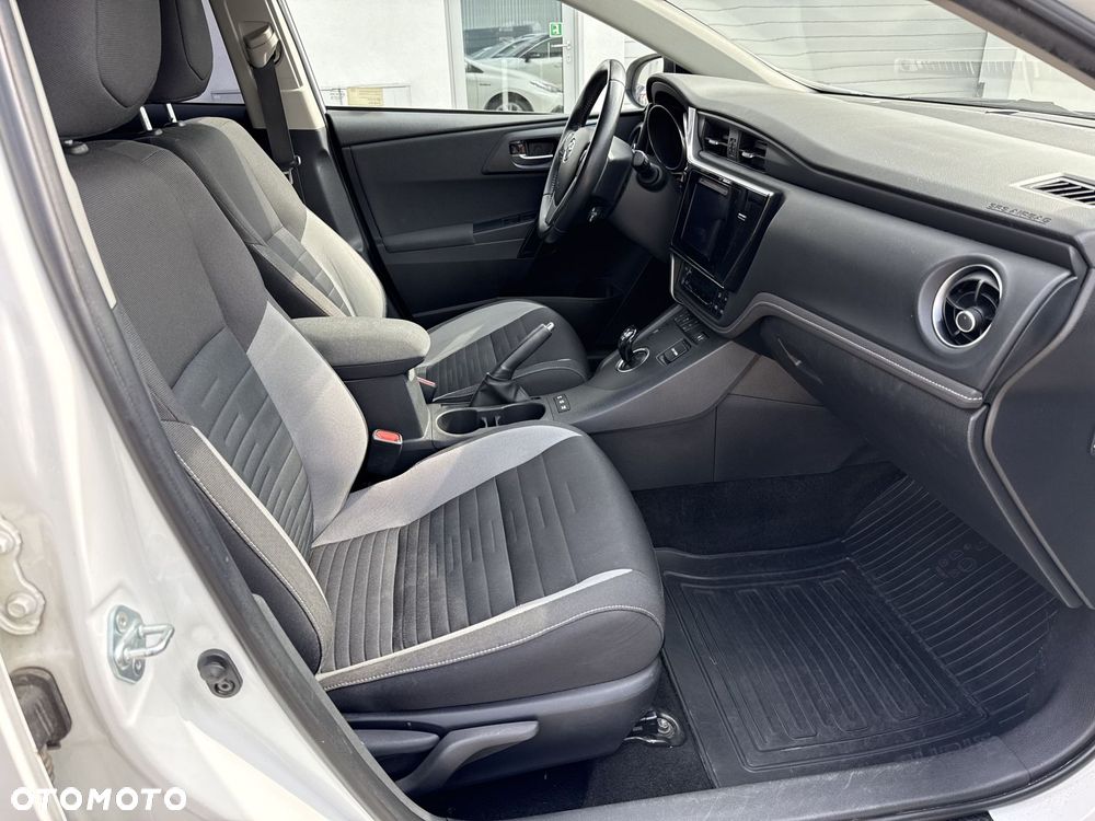 Toyota Auris - 7