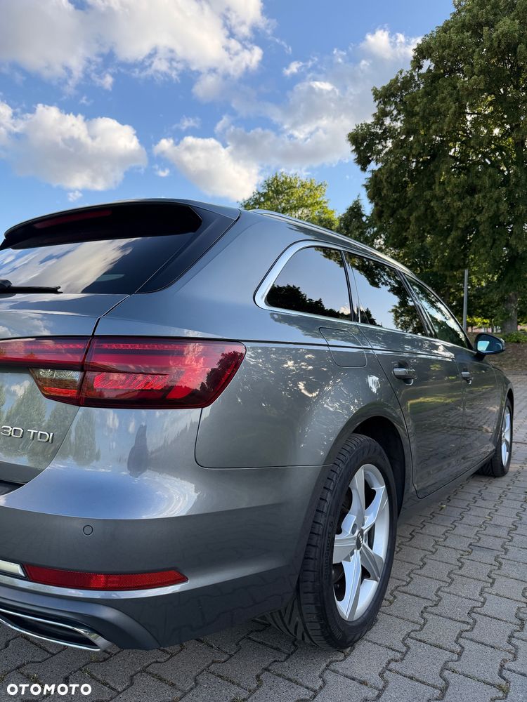 Audi A4 Avant 30 TDI S tronic design - 23