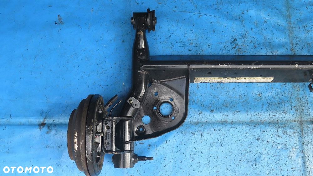 BELKA ZAWIESZENIE OŚ TYŁ TYLNA SUZUKI SWIFT MK6 - 2