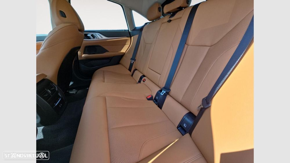 BMW i4 eDrive40 — fotografia 14