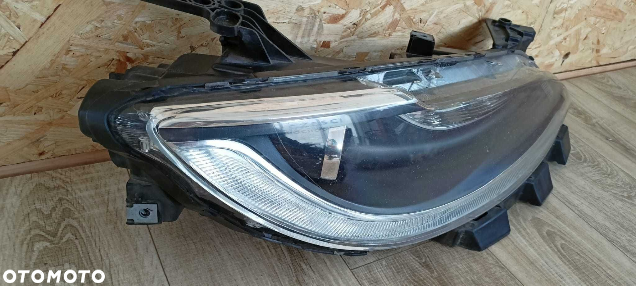 200 Chrysler 2015- Lampa Prawa Przód USA - 6