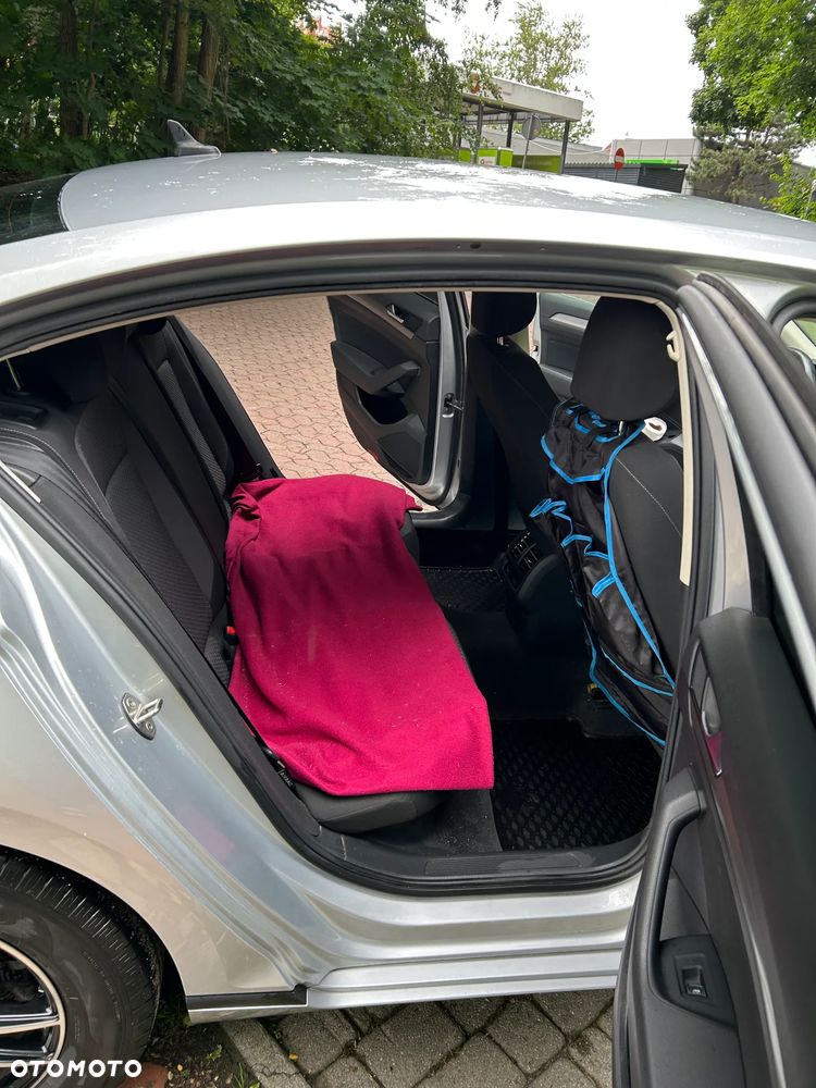 Volkswagen Passat - 8