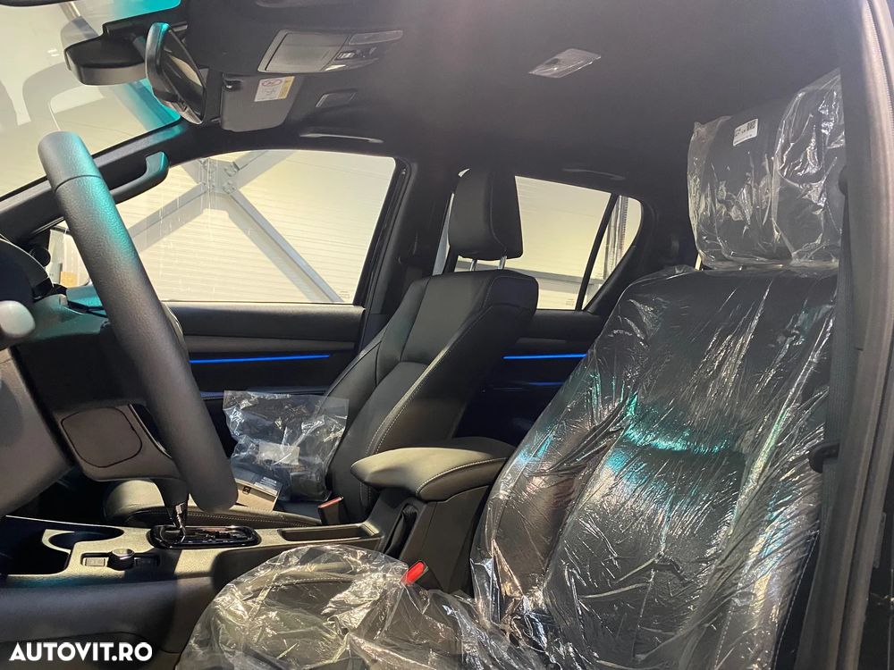 Toyota Hilux 2.8D 204CP 4x4 Double Cab AT MHEV Invincible - 12