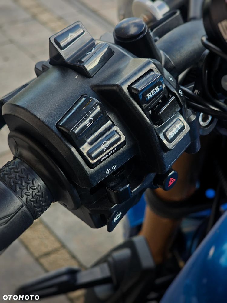 Yamaha XSR - 25