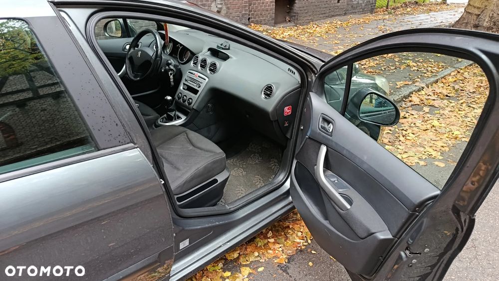 Peugeot 308 - 8