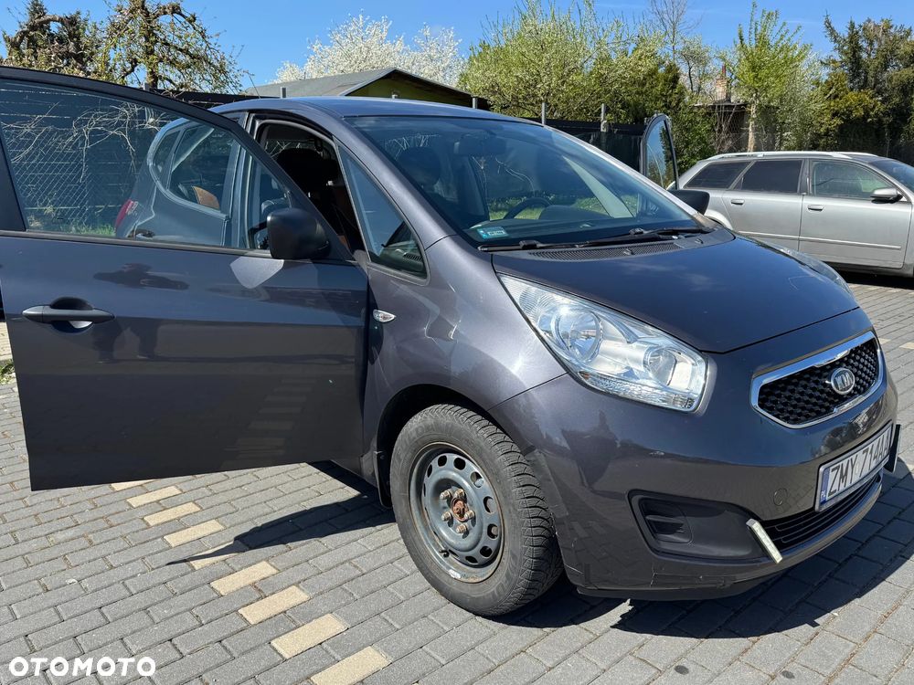 Kia Venga - 11