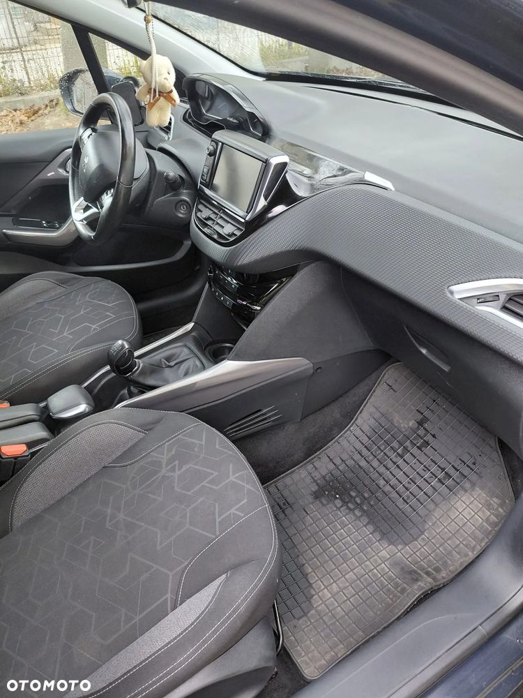 Peugeot 2008 1.2 Pure Tech Access EU6 - 11