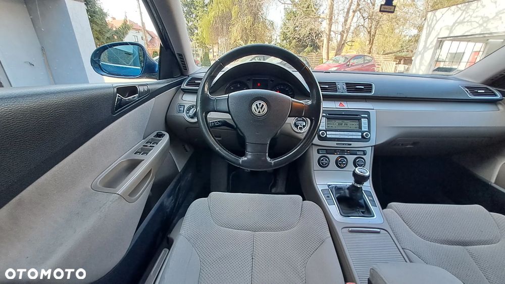Volkswagen Passat 2.0 TDI Comfortline - 17