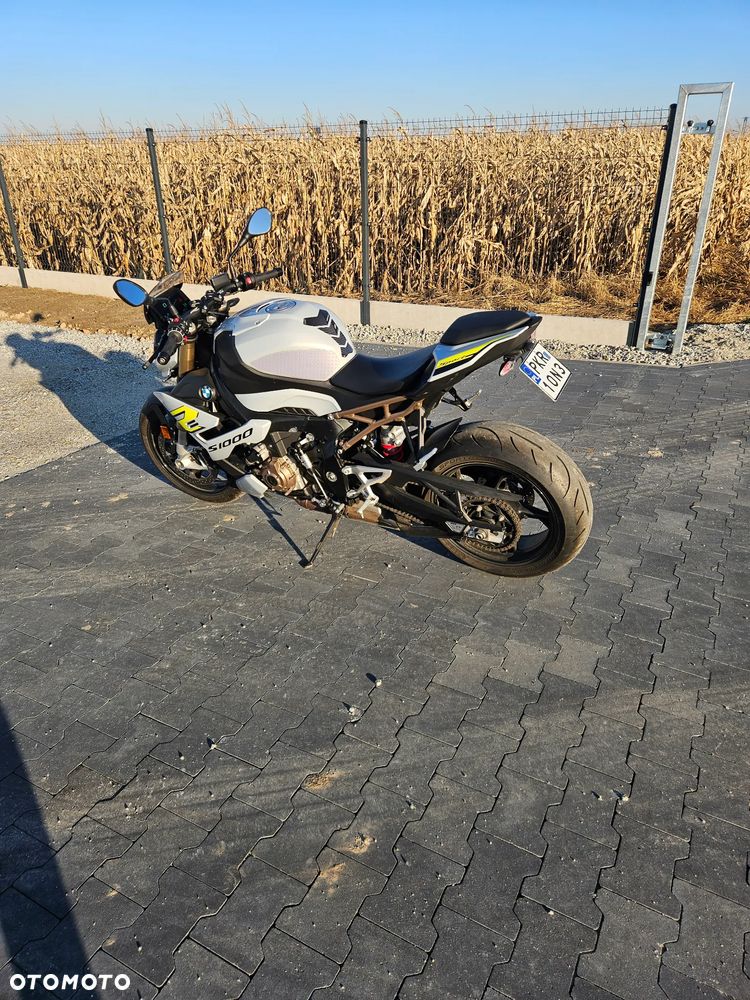 BMW S - 2