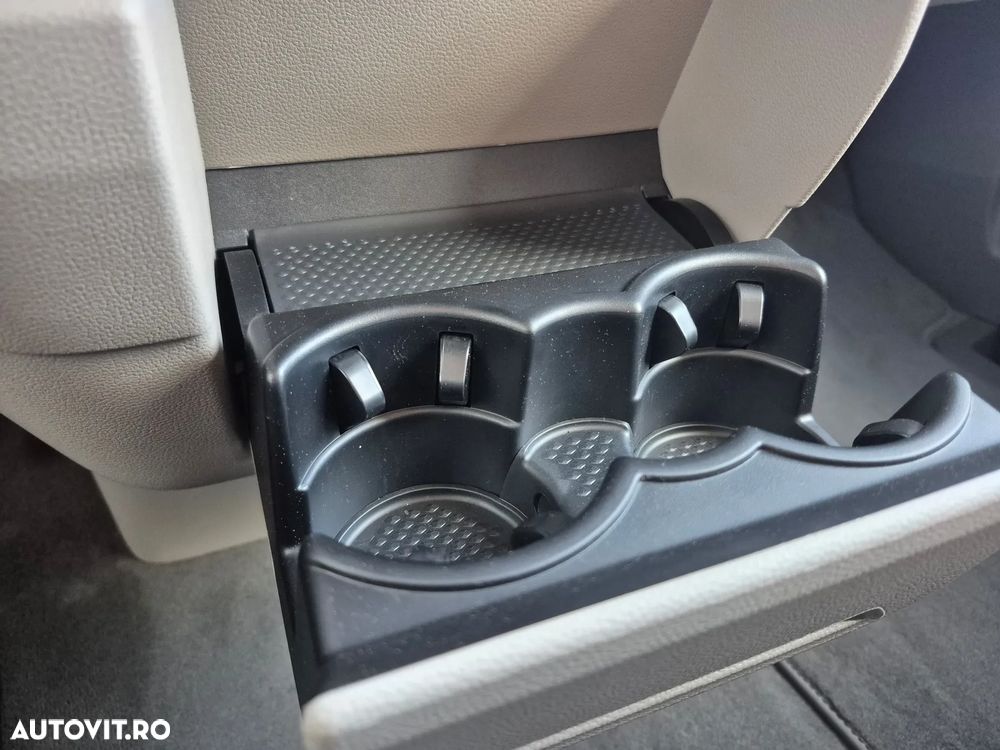 Volkswagen Multivan - 18