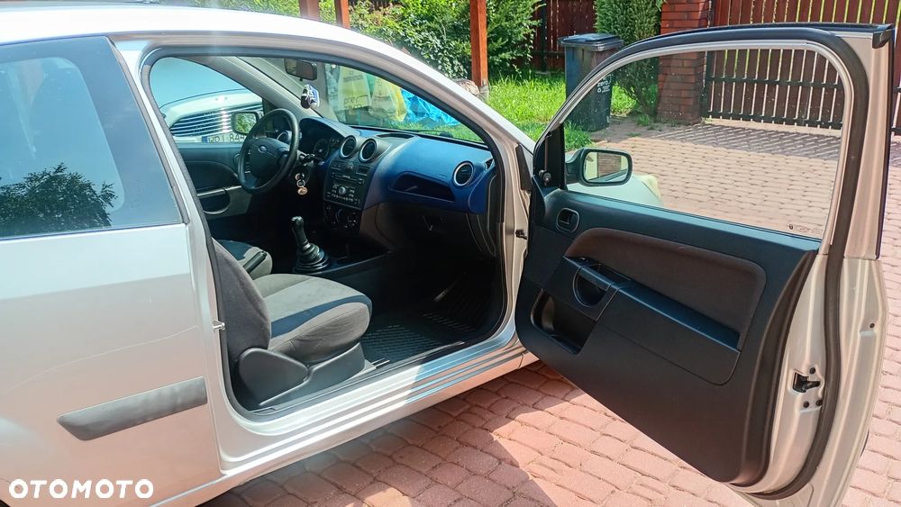 Ford Fiesta 2006 photo 3