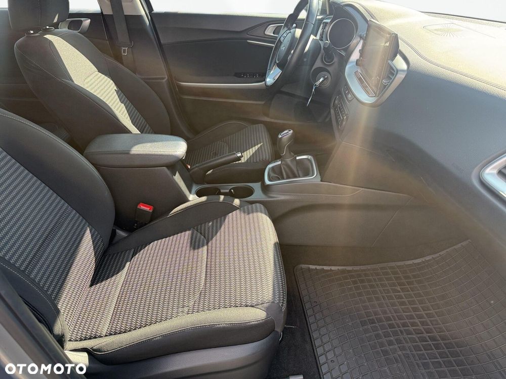 Kia Ceed - 17