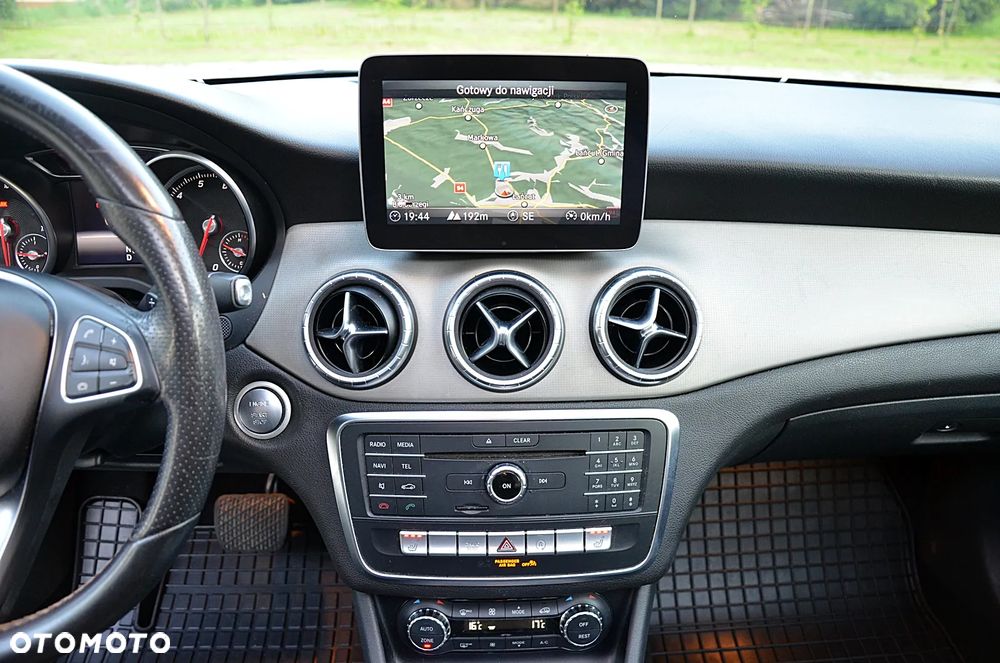 Mercedes-Benz CLA - 18
