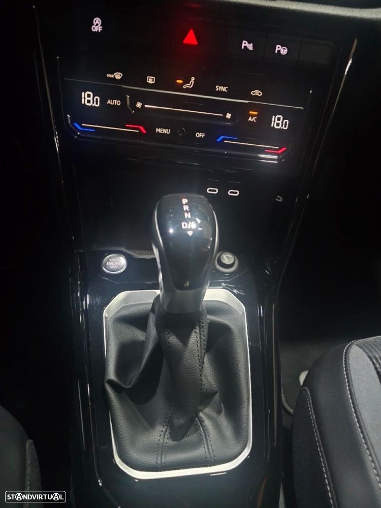 VW T-Roc 2.0 TDI R-Line DSG - 32