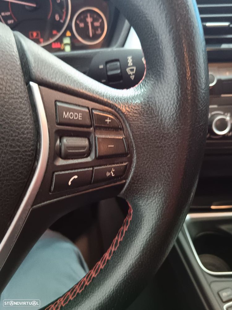 BMW 320 d Auto Line Sport - 7