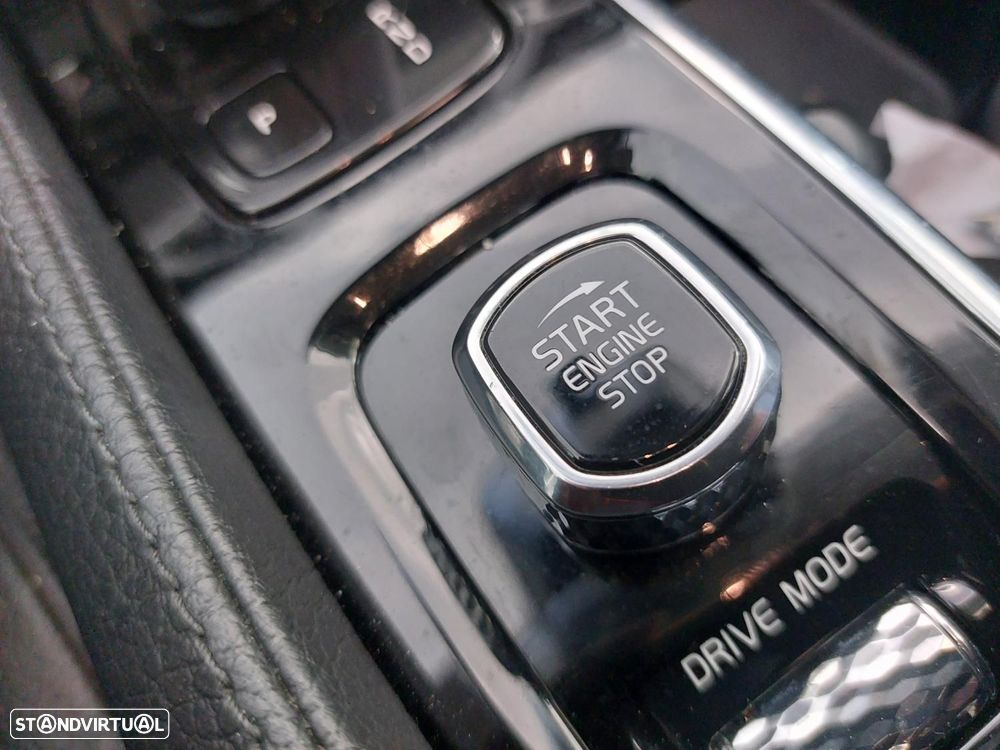 Volvo XC 90 2.0 T8 PHEV Momentum Plus AWD - 18