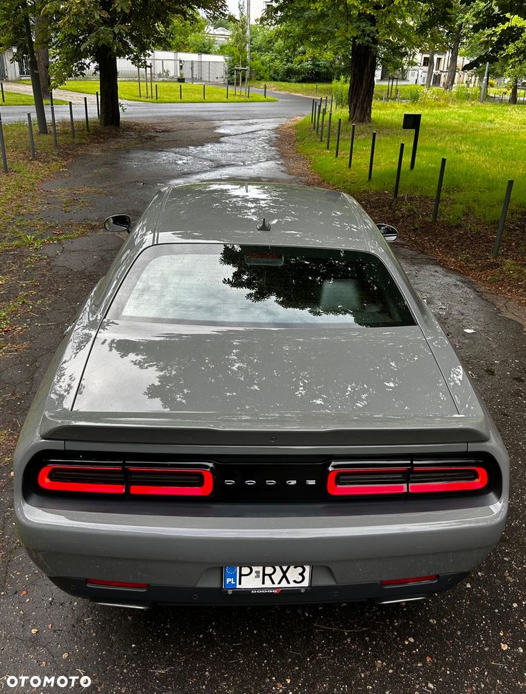 Dodge Challenger - 6