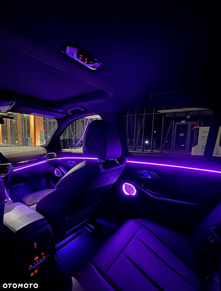 BMW Seria 3 330i xDrive M Sport - 24