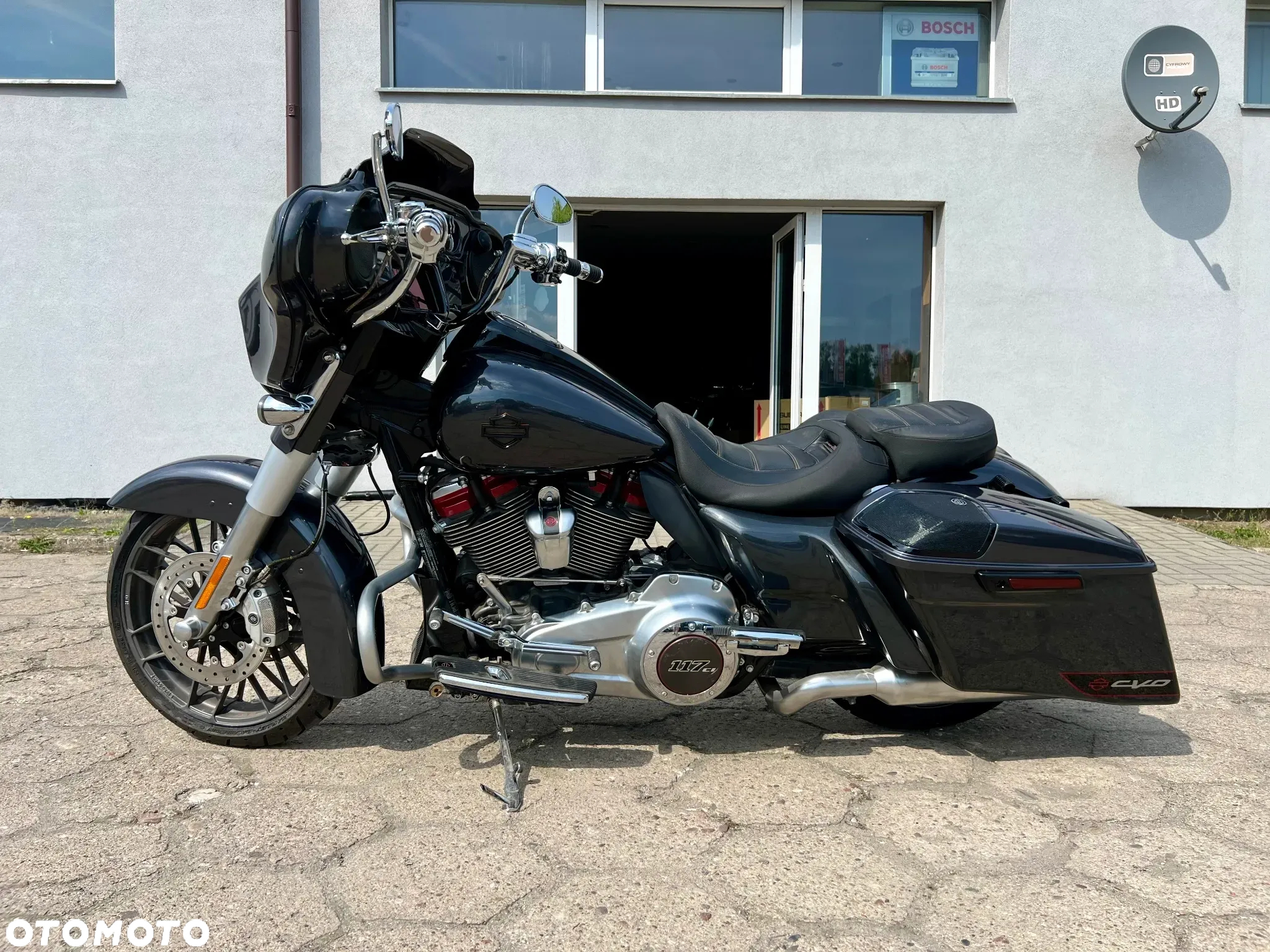 Harley-Davidson Touring Street Glide - 3