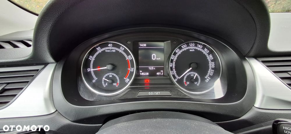 Skoda RAPID 1.0 TSI Style - 18