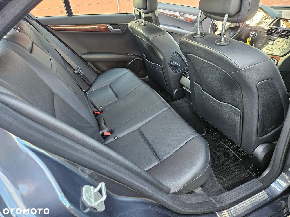 Mercedes-Benz Klasa C 180 Kompressor Automatik BlueEFFICIENCY - 16
