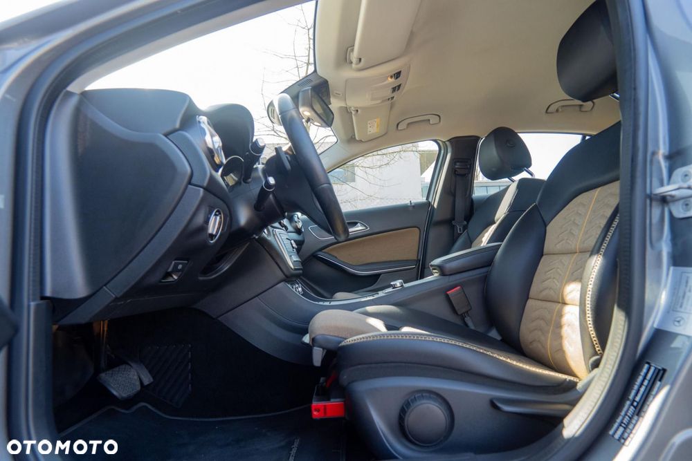 Mercedes-Benz GLA 220 4-Matic - 14