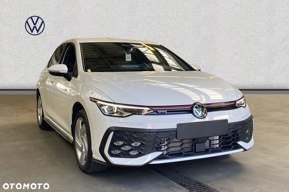 Volkswagen Golf - 8