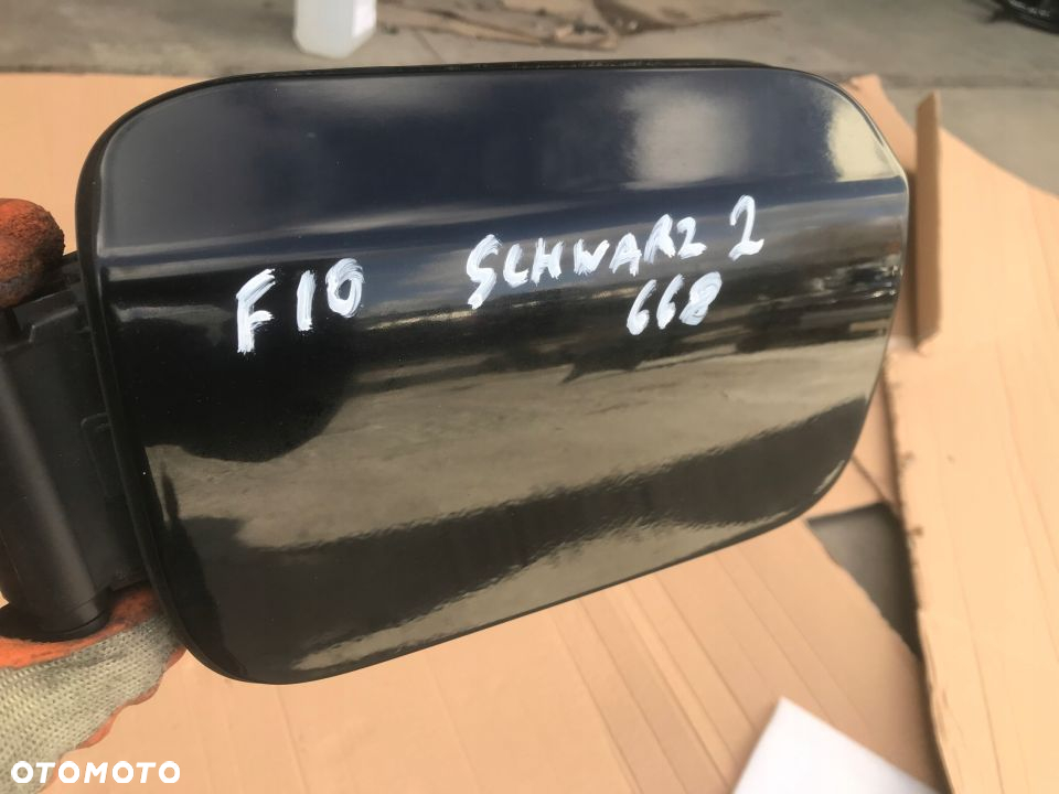 Klapka wlewu paliwa BMW 5 F10 sedan 7218336 kolor Schwarz 2 668 - 3