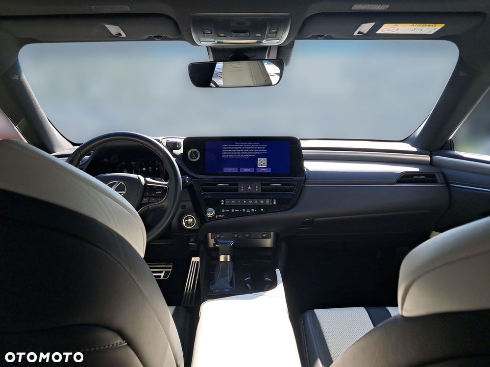 Lexus ES 300h F Sport Edition - 11