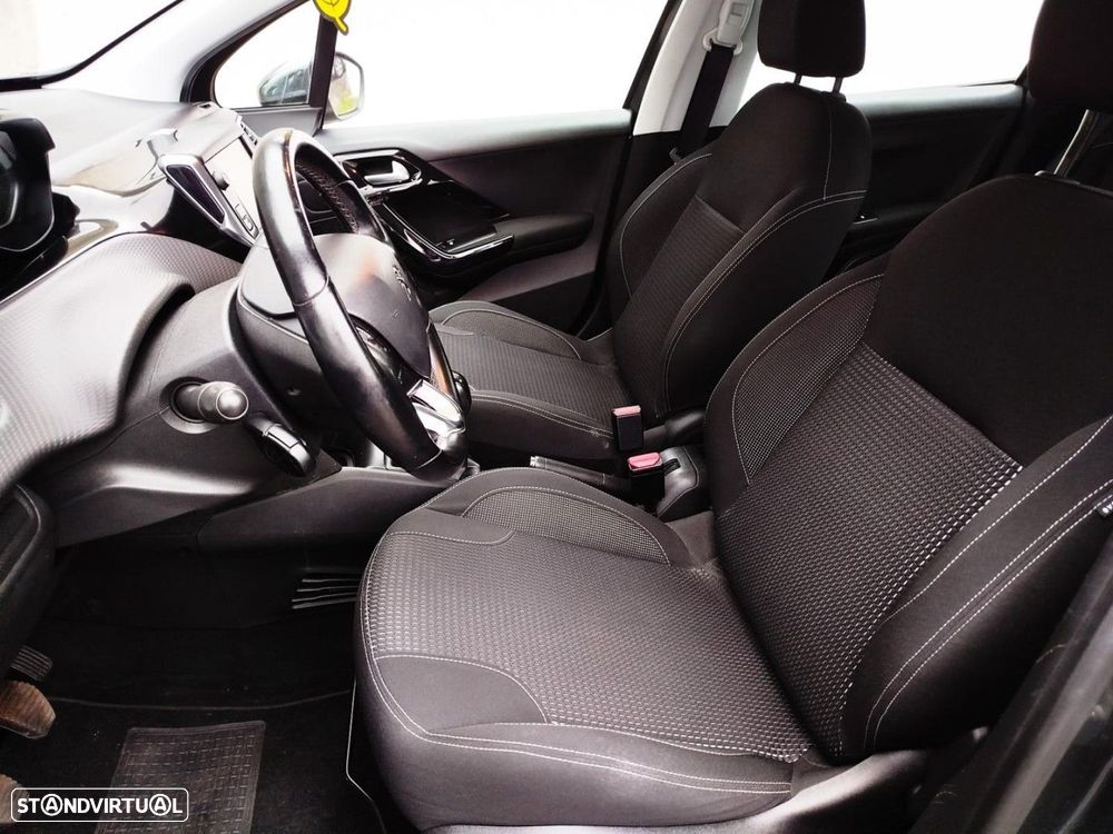 Peugeot 208 1.2 PureTech Signature - 10