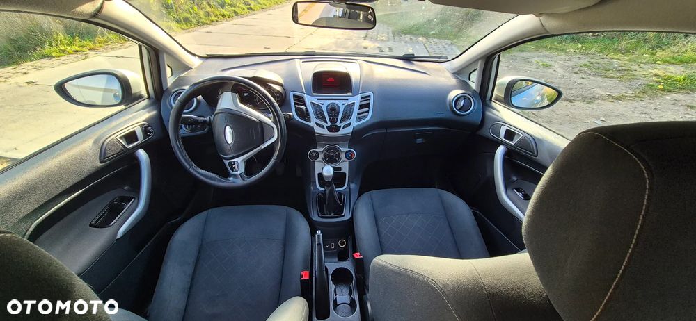 Ford Fiesta - 9