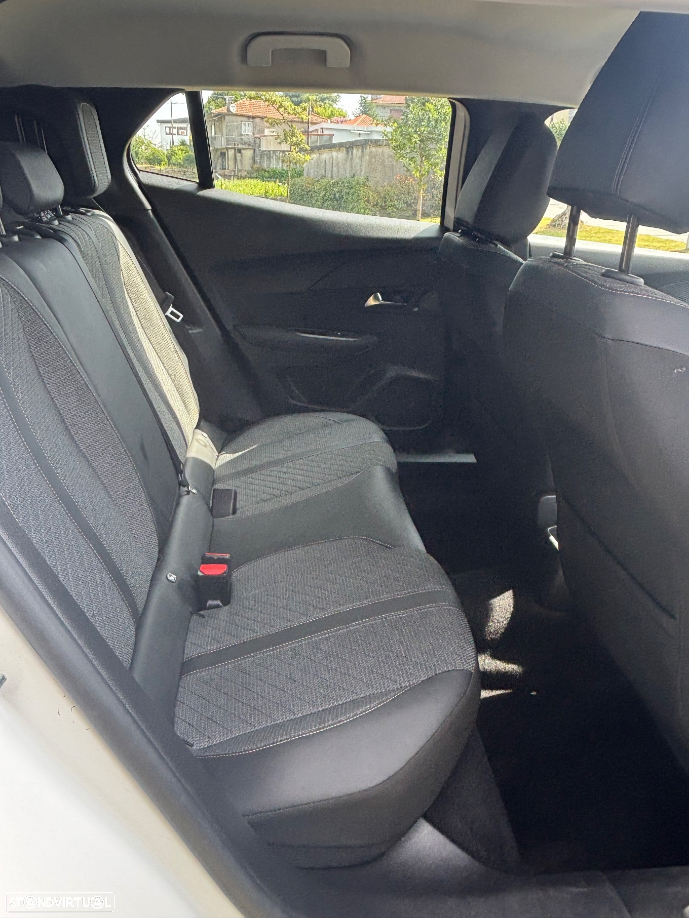 Peugeot 2008 1.5 BlueHDi Allure - 14