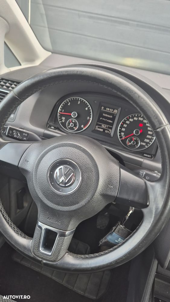 Volkswagen Touran - 17