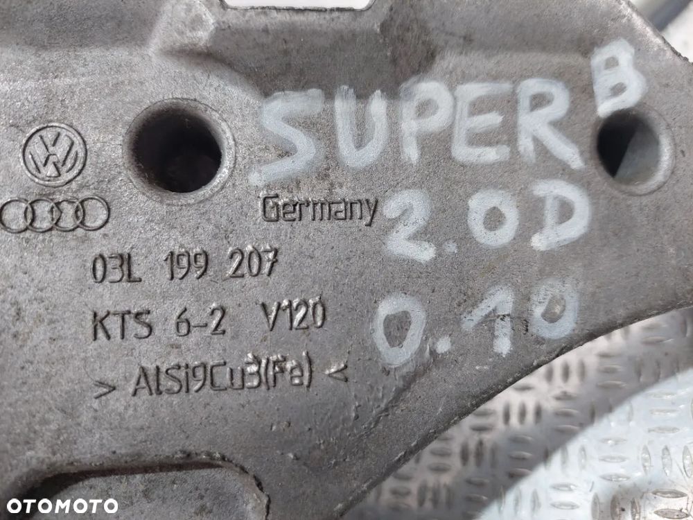 ŁAPA SILNIKA SKODA SUPER B II NR 03L199207 - 2