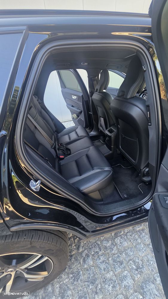 Volvo XC 60 2.0 T8 PHEV R-Design AWD - 6