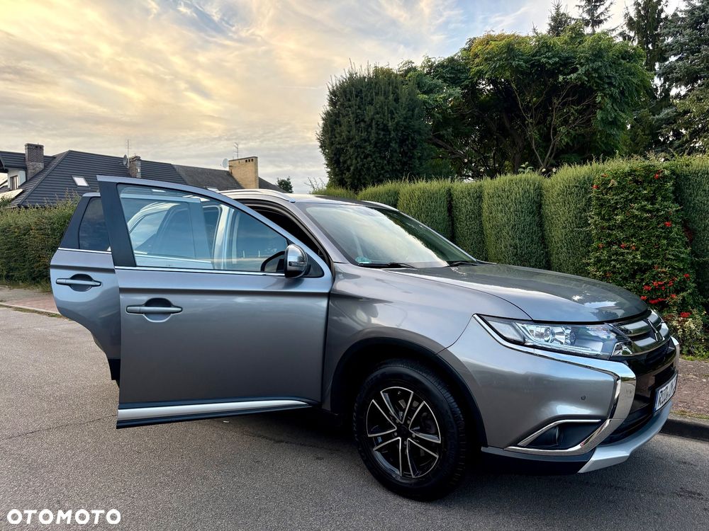 Mitsubishi Outlander 2.0 Invite + 2WD - 7