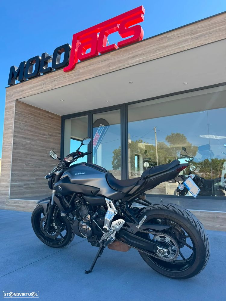 Yamaha MT-07 - 2