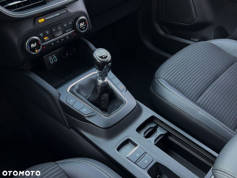 Ford Kuga - 25