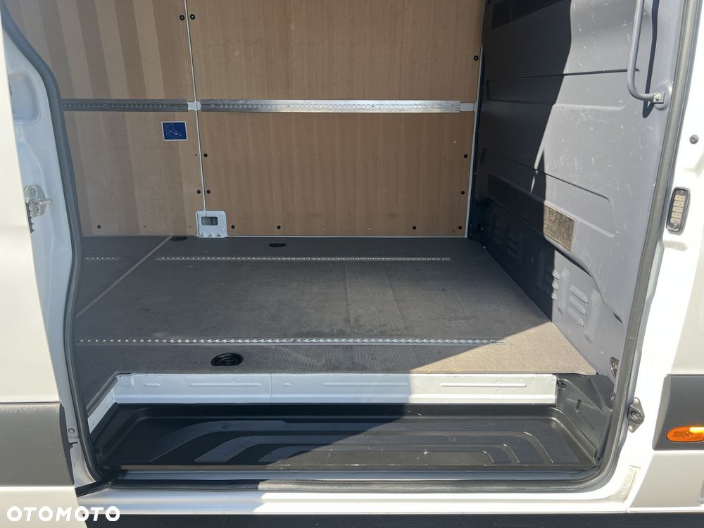 Mercedes-Benz Sprinter - 21
