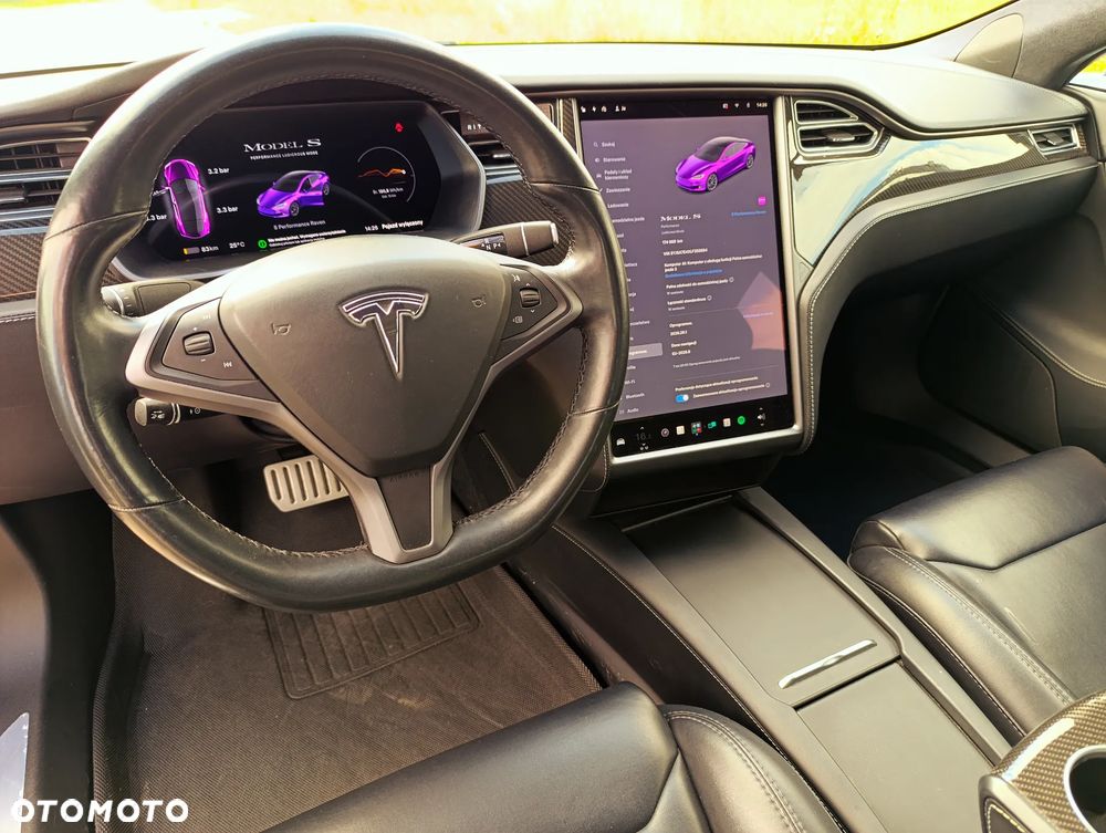Tesla Model S - 24