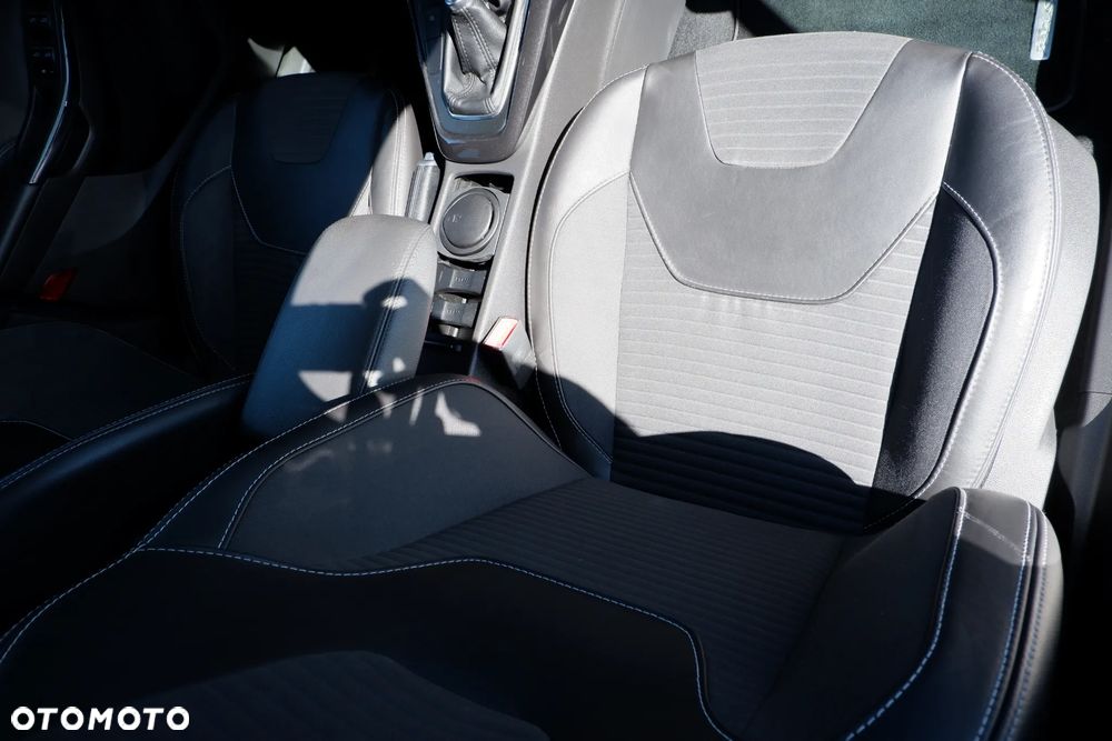Ford Focus SW 1.5 EcoBoost S&S TITANIUM - 8